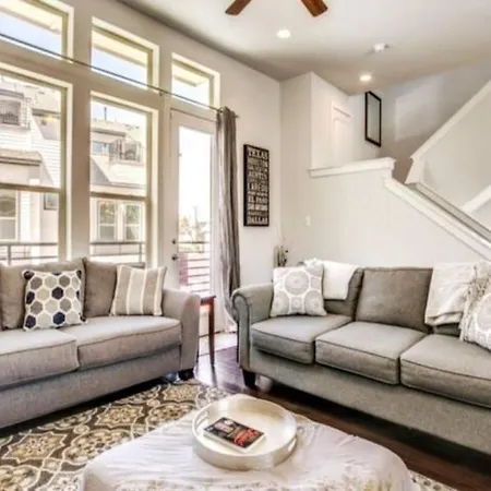 Elegant 3 Bed Home Walk To Riverwalk/Pearl/St Mary